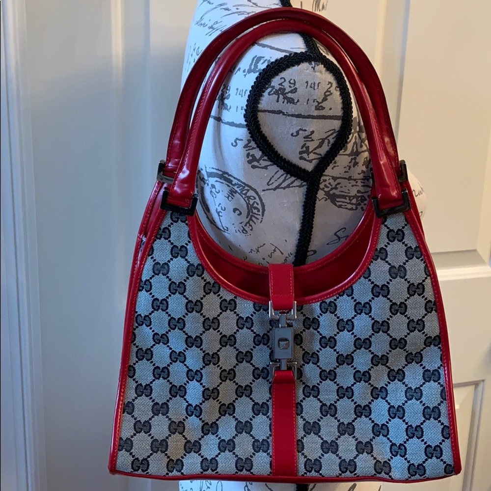 💛💛SOLD💛💛❤️❤️Gucci logo vintage Bardot handbag👠👠👜